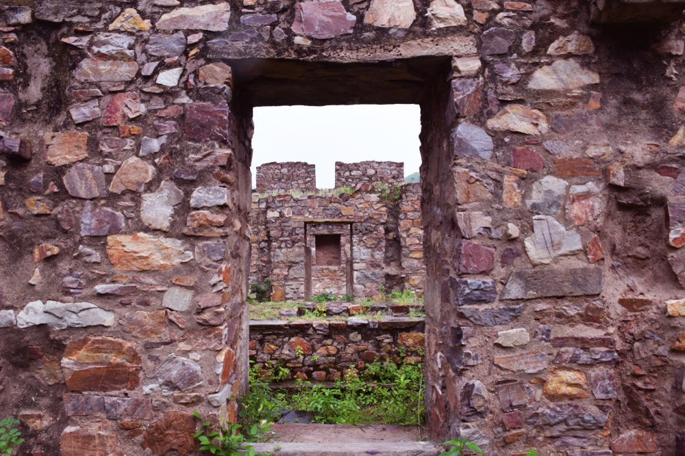 9 Haunted Places in India (You Better Carry HanumaanChaalisa)